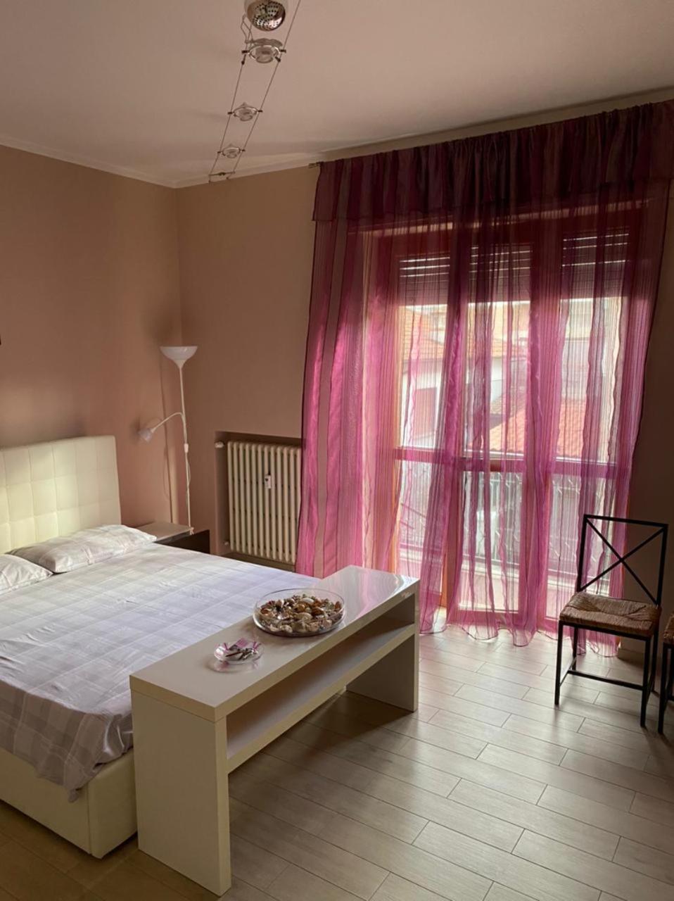 Casa Delle Orchidee Ξενοδοχείο Άλμπα Δωμάτιο φωτογραφία
